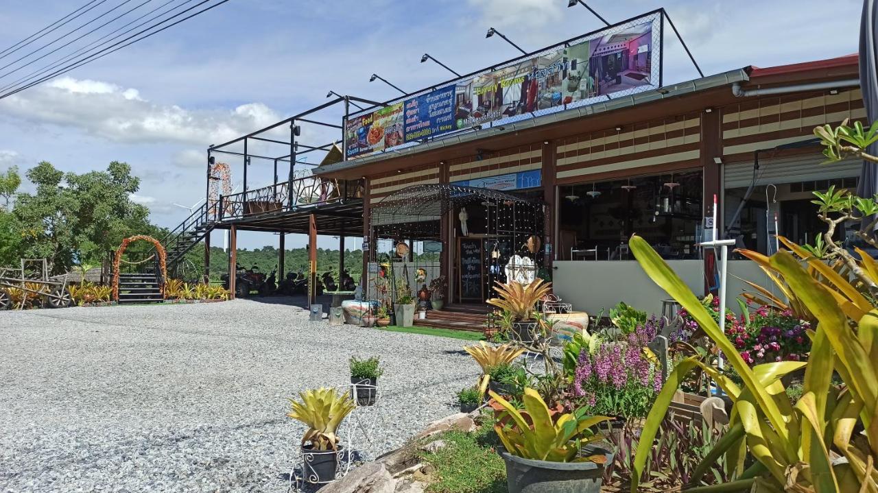 Touch The Wind Hotel Chaiyaphum Exterior photo